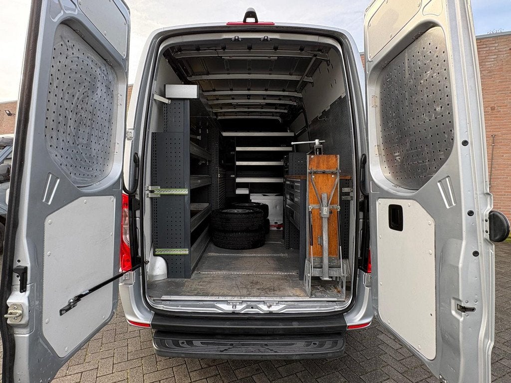 Mercedes-Benz Sprinter 314CDI 143PK L2H2 9G-Tronic / Inricht, Auto's, Gebruikt, 1790 kg, Mercedes-Benz, Bedrijf