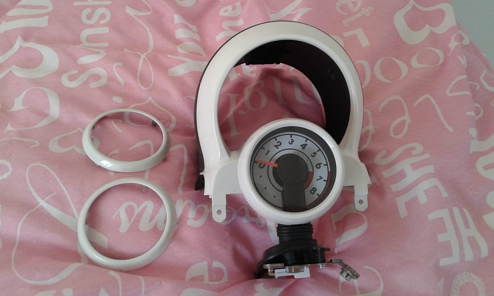 Toerenteller Peugeot 107 Citroen C1 Aygo hoogglans wit!, Auto-onderdelen, Ophalen of Verzenden, Gebruikt, Citroën