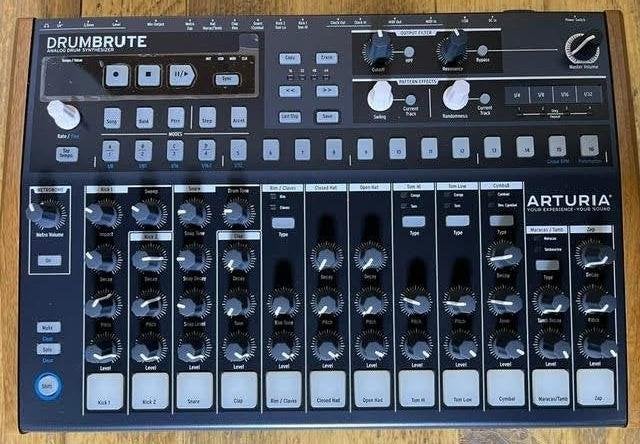 Arturia DrumBrute Analoge Drumcomputer Groovebox Sequencer, Ophalen, Gebruikt, Overige merken
