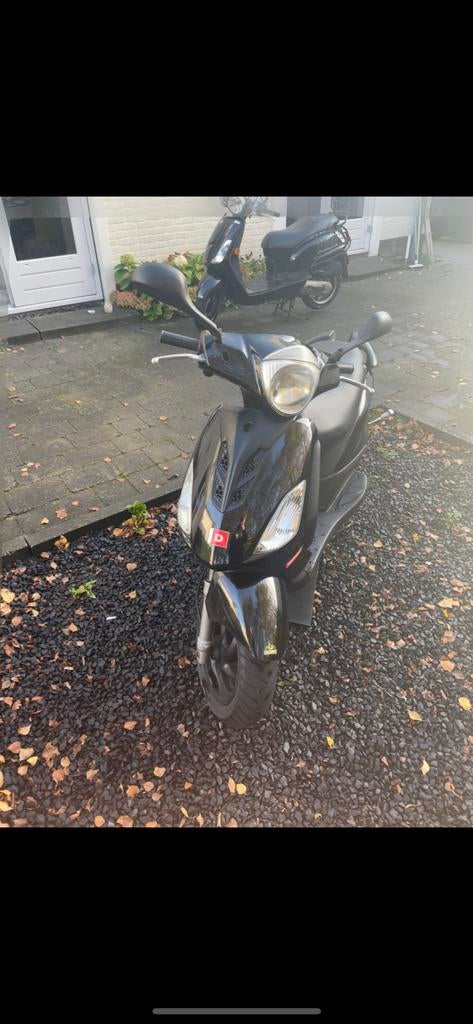 Defect blok scooter ~ derbi bourvard, Fietsen en Brommers, Ophalen, Gebruikt