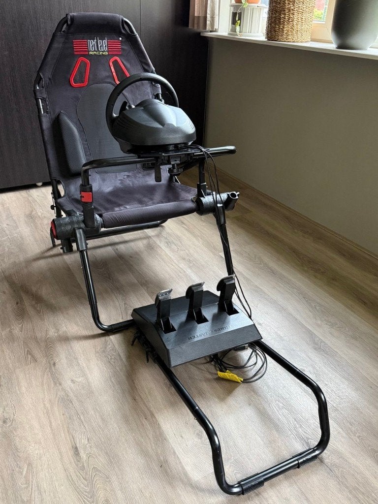 Racestuur, Pedalen en Playseat voor Xbox One, Spelcomputers en Games, Ophalen of Verzenden, Zo goed als nieuw, Stuurtje of Sportattribuut
