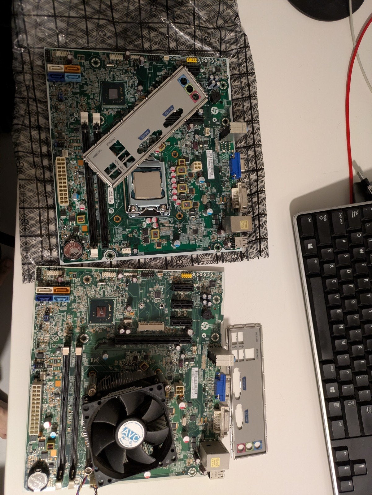 Moederbord (HP)met i5 CPU+koeler+i/o shield (H61 m-ATX), Gebruikt, DDR3, Ophalen of Verzenden, Micro-ATX