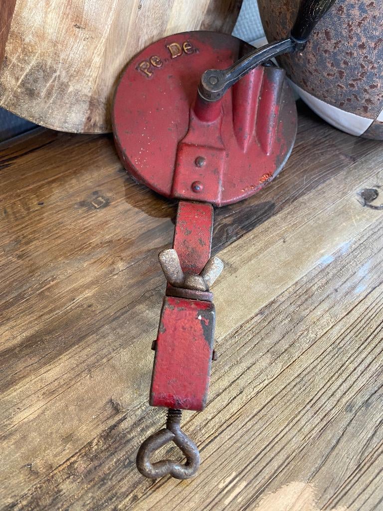 Brocante rode bonensnijder PE.DE, Antiek en Kunst, Curiosa en Brocante, Ophalen of Verzenden