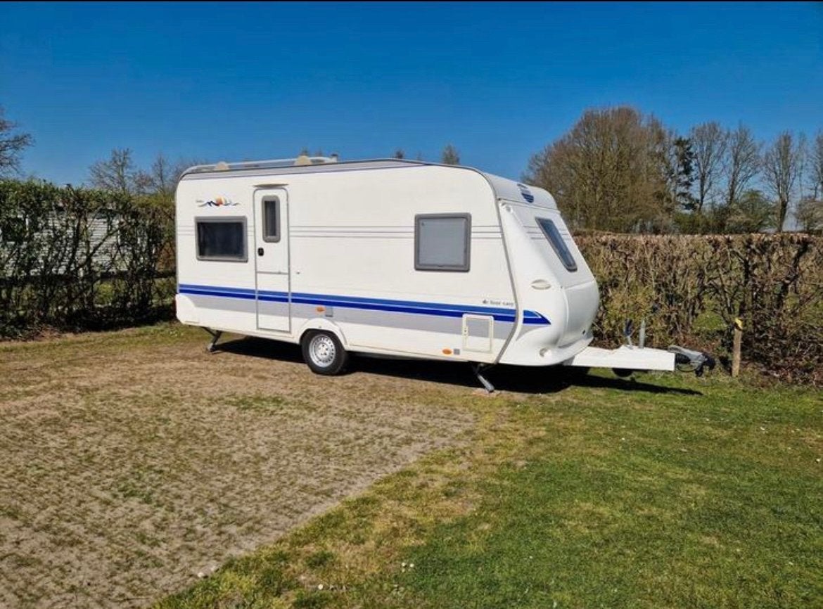 Hobby 460 uit 2007 met complete Doréma voortent en zakluifel, Rondzit, Hobby, Frans bed, Particulier