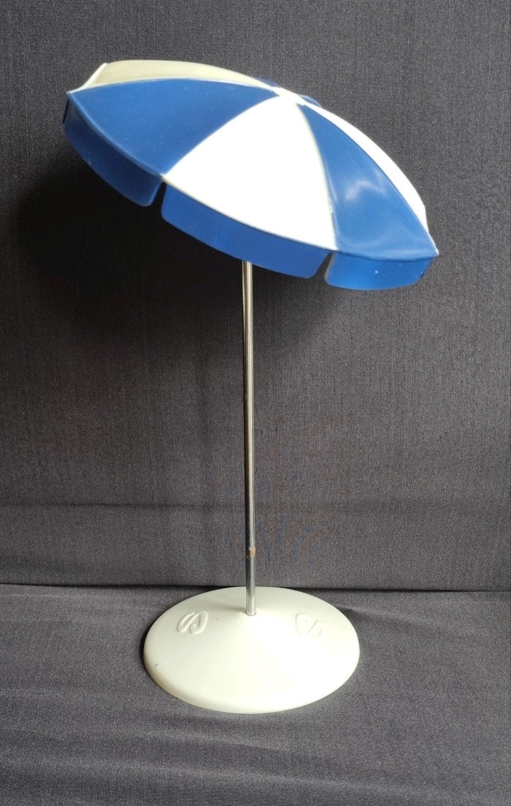 Sindy Parasol - Vintage Poppenaccessoire, Ophalen of Verzenden, Zo goed als nieuw, Poppenhuis