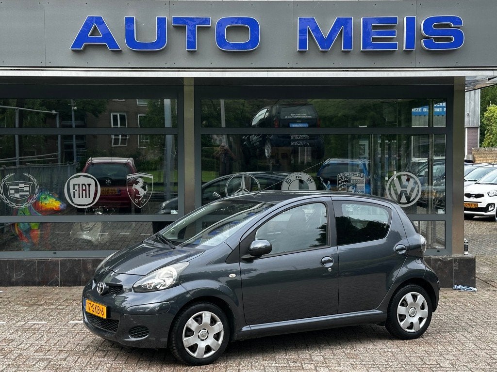 Toyota AYGO 1.0-12V Comfort  Automaat Navi Airco Trekhaak NA, Euro 5, Gebruikt, 4 stoelen, 68 pk