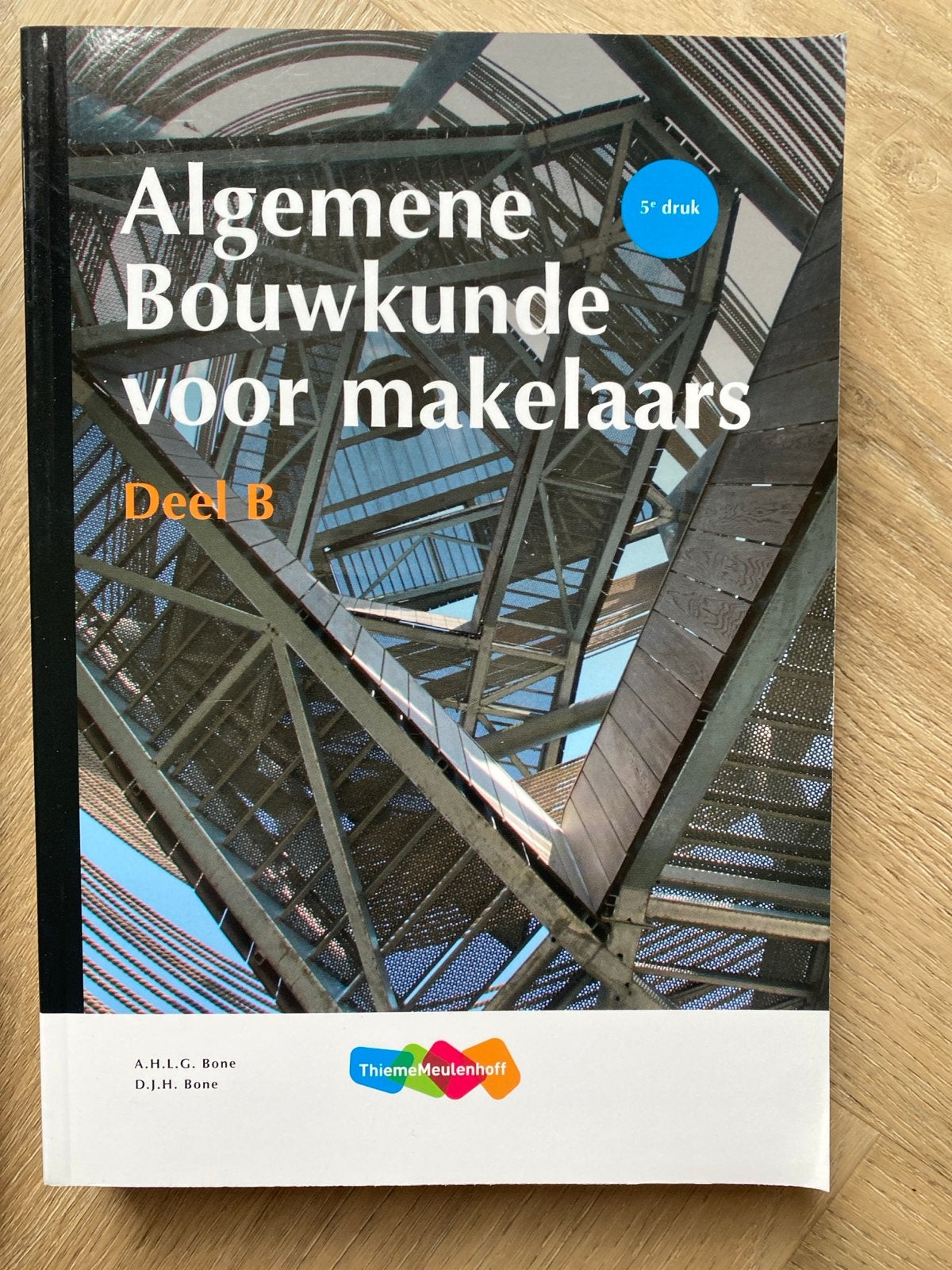 Algemene Bouwkunde voor makelaars Deel A & B (5e druk), Ophalen of Verzenden, Gamma, Zo goed als nieuw, HBO