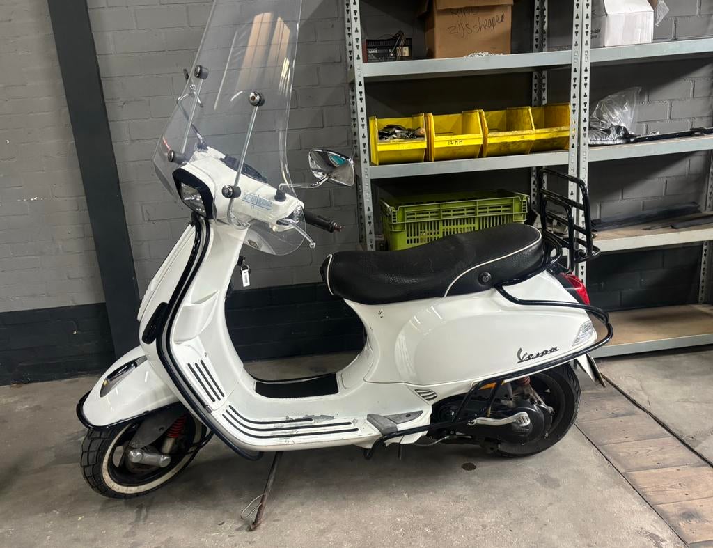 Vespa s 50 2t GOED VAN STAAT ! 2009 originele staat, Fietsen en Brommers, Scooters | Vespa, Ophalen, Vespa S, Zo goed als nieuw