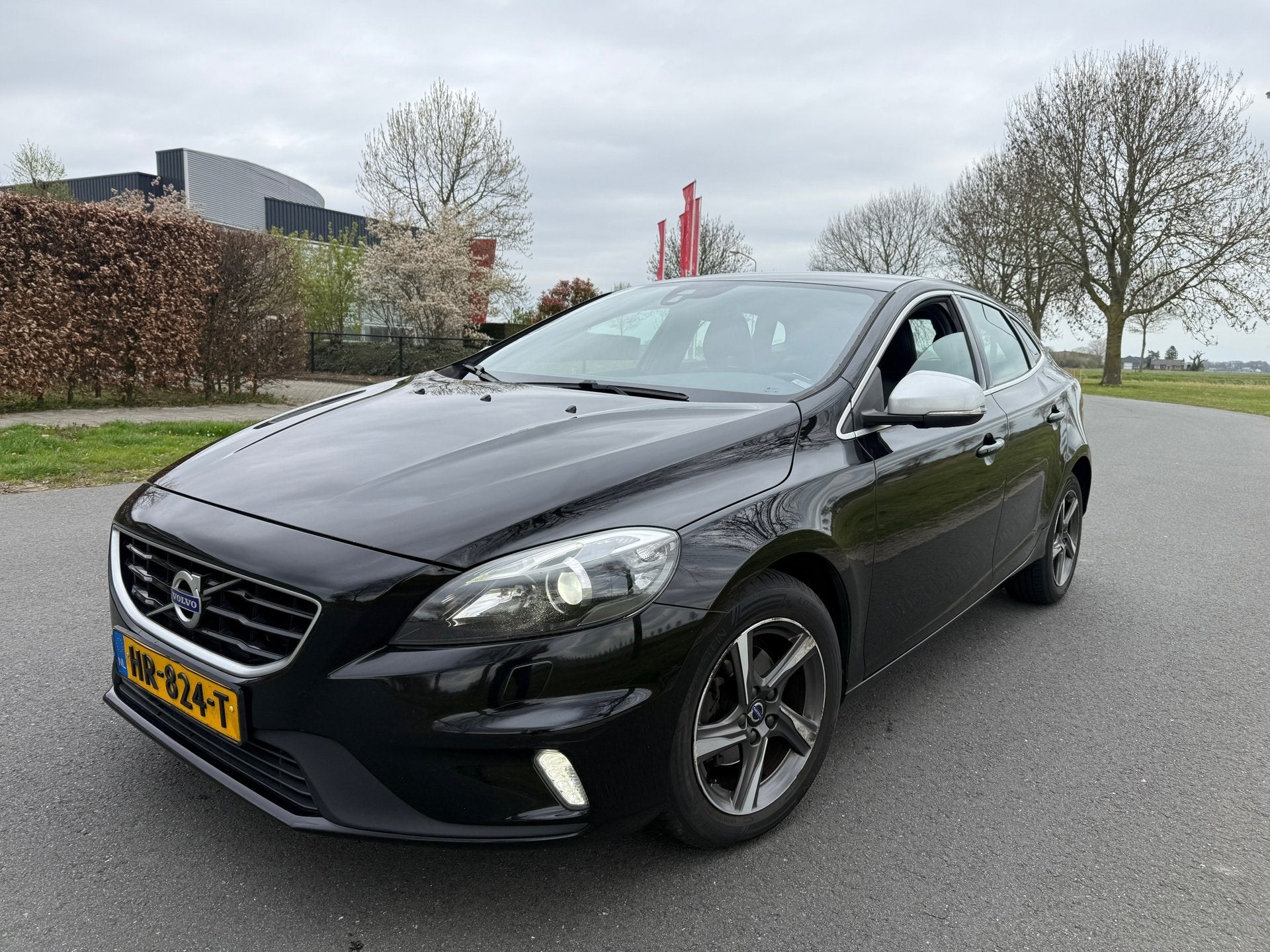 Volvo V40 2.0 D2 R-Design Business NAP/NAVI/CLIMA/APK, Voorwielaandrijving, Dealer onderhouden, Gebruikt, 4 cilinders