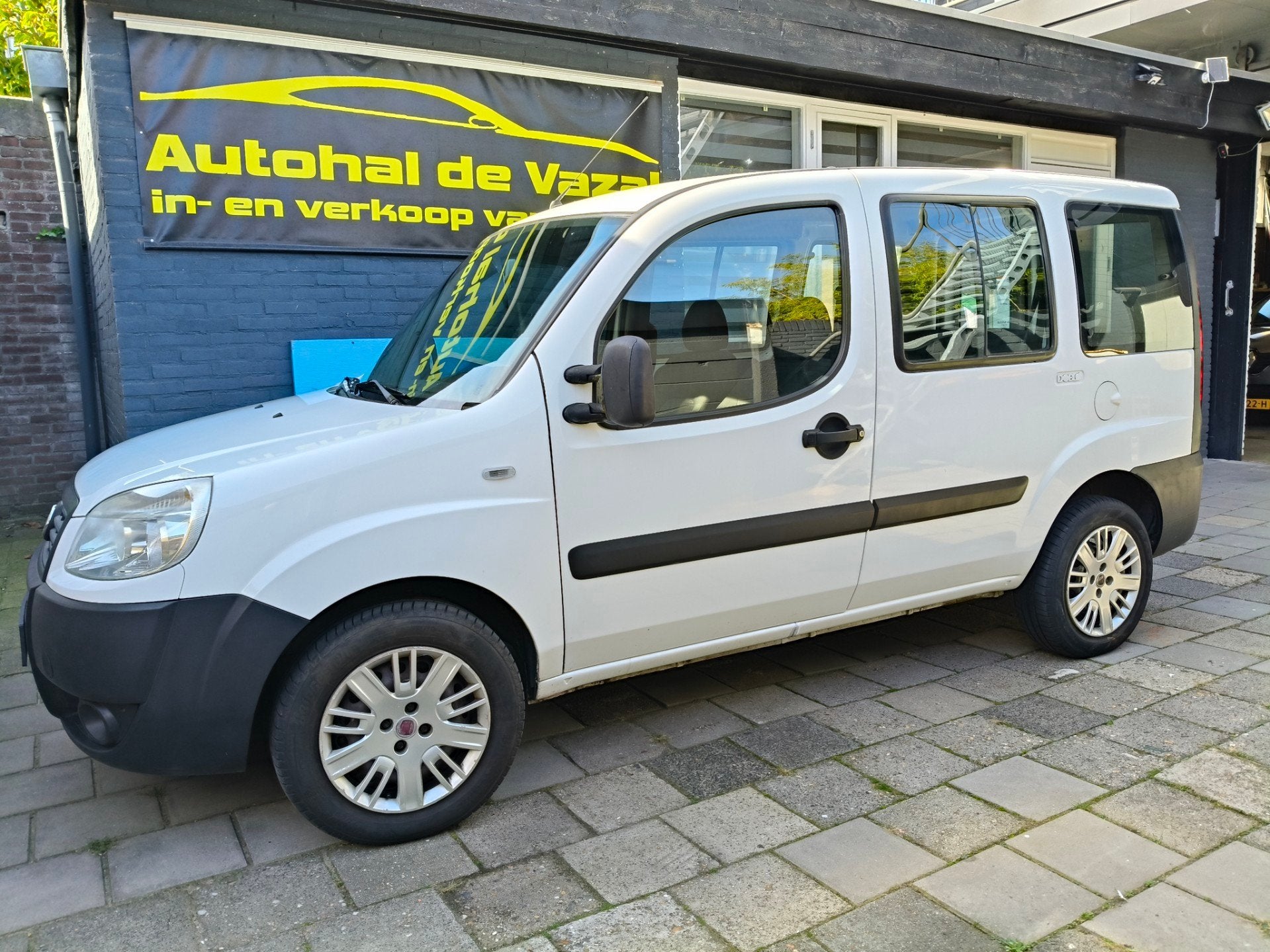 Fiat Doblò 1.4 Active NW Koppeling en banden , distr gedaan, Auto's, Voorwielaandrijving, Stof, Gebruikt, 4 cilinders