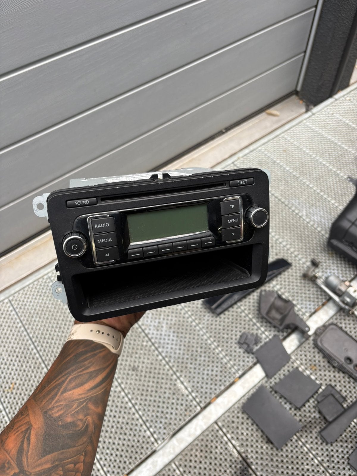 Volkswagen golf 6 radio orgineel, Auto diversen, Autoradio's, Ophalen, Zo goed als nieuw