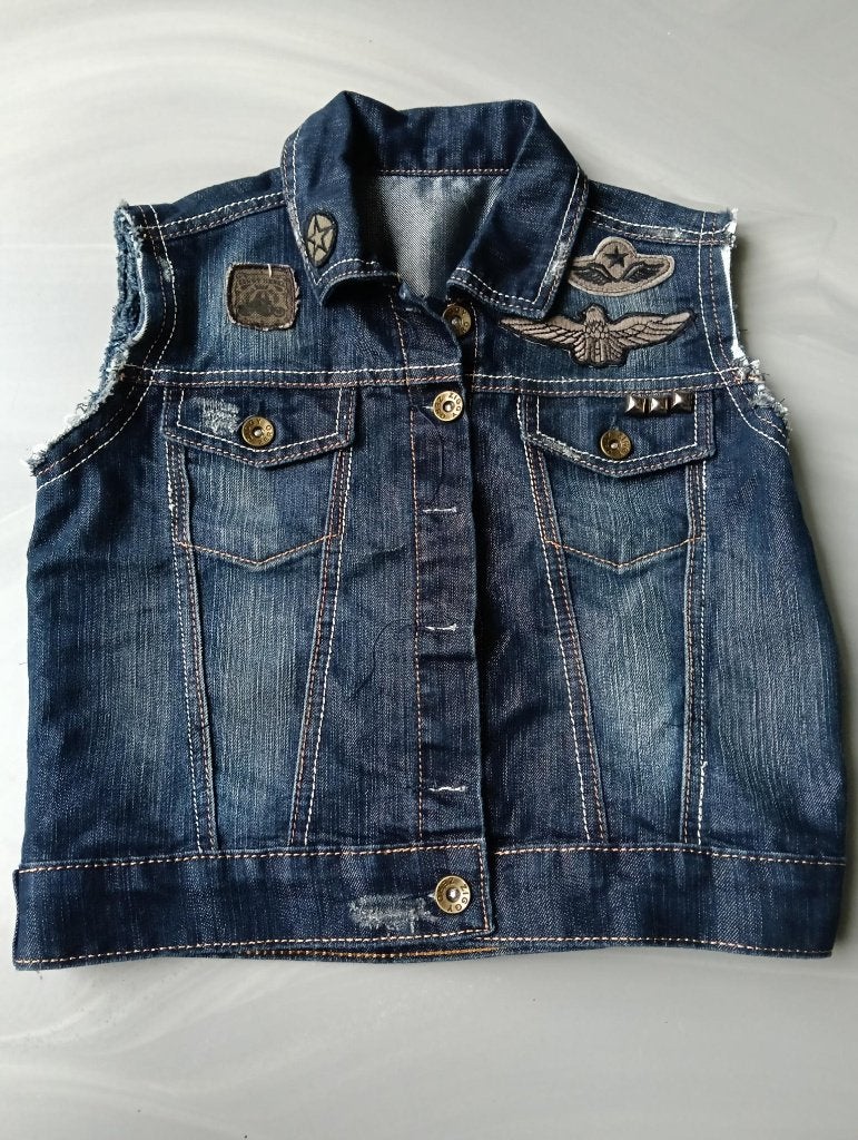 Bodywarmer, maat 134, Kinderen en Baby's, Kinderkleding | Maat 134, Ophalen of Verzenden, Zo goed als nieuw, Jongen of Meisje