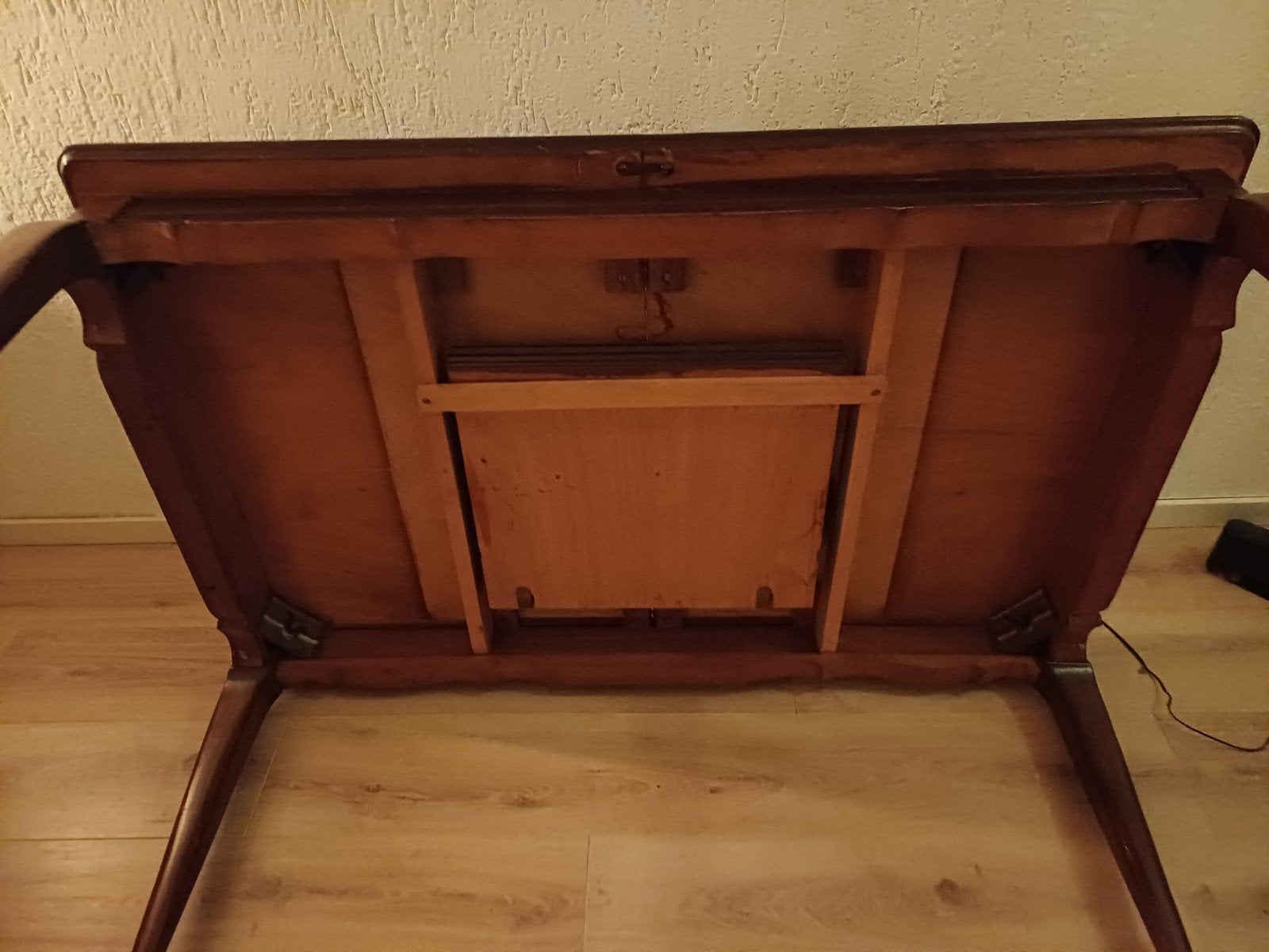 Foto 10 van Uitschuifbare eettafel met 4 stoelen