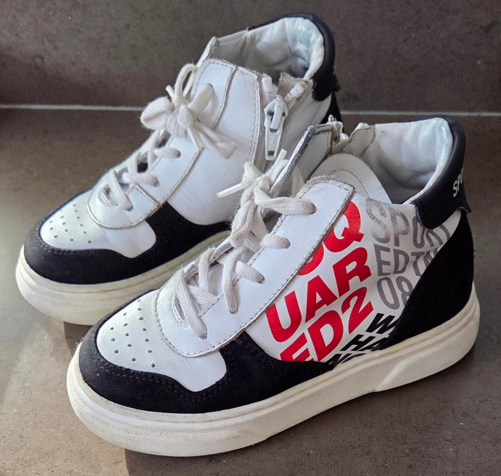 DSQUARED2 sneakers maat 27, Kinderen en Baby's, Gebruikt, Jongen of Meisje, Schoenen, Ophalen of Verzenden