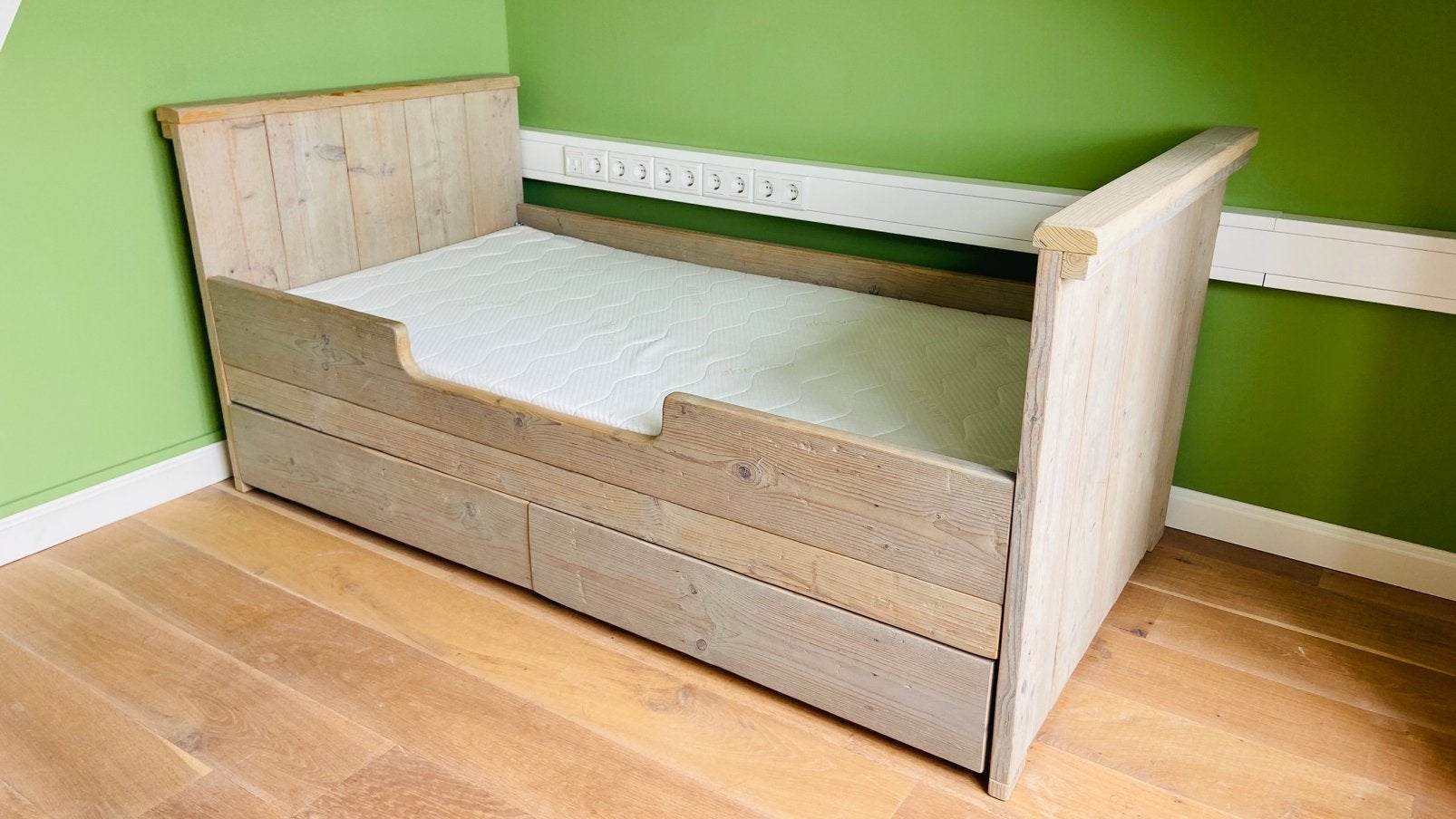 Steigerhout bed met lades, Ophalen, Zo goed als nieuw, 180 cm of meer, 85 tot 100 cm