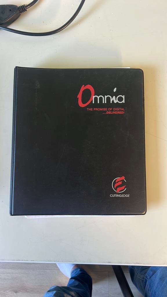 Omnia fm originele manual, Ophalen of Verzenden, Zo goed als nieuw