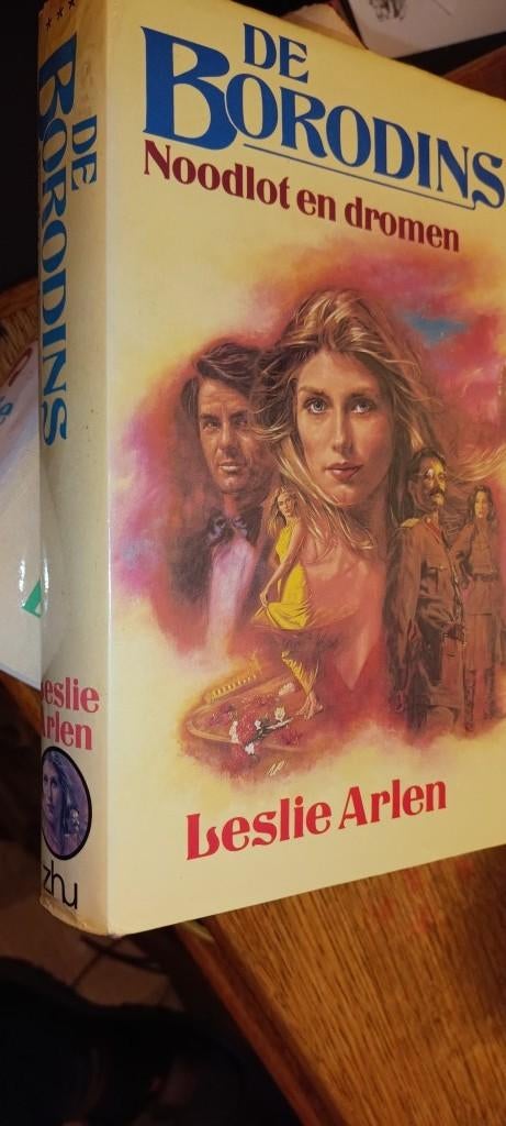 De Borodins 3: Noodlot en dromen, Ophalen of Verzenden, Gelezen, Arlen, Leslie