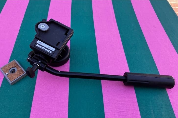 Manfrotto #200 Statiefkop fluid head met snelkoppelingsplaat, Audio, Tv en Foto, Gebruikt, Snelkoppelingsplaat, Ophalen of Verzenden