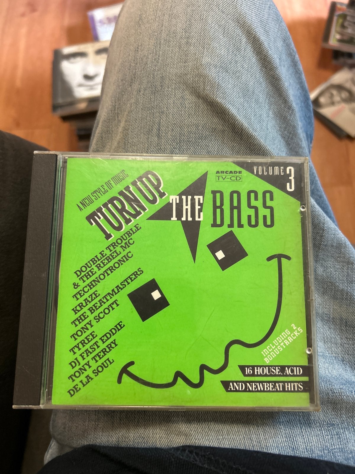 Turn Up The Bass Volume 3 CD - House, Acid & Newbeat Hits, Gebruikt, House, Met bonustracks, Ophalen of Verzenden