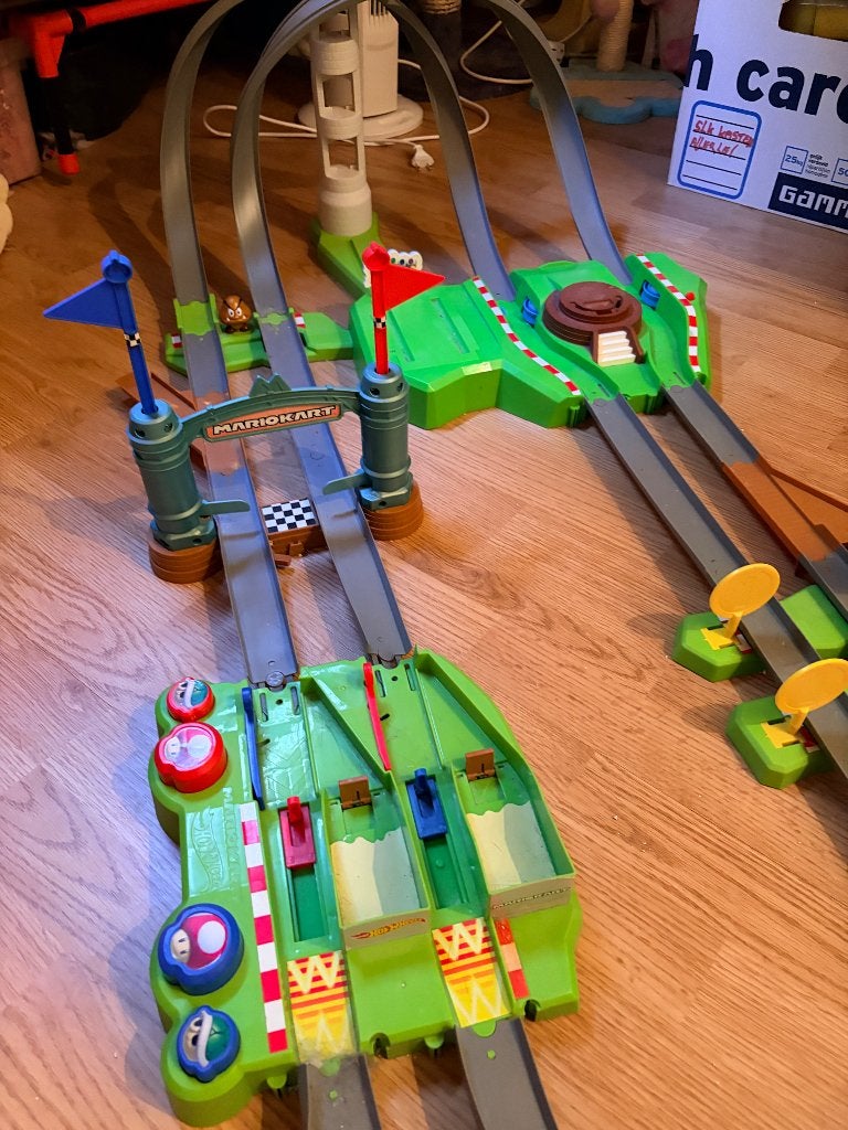 Mario racebaan, Ophalen, Racebaan, Zo goed als nieuw, Hot Wheels