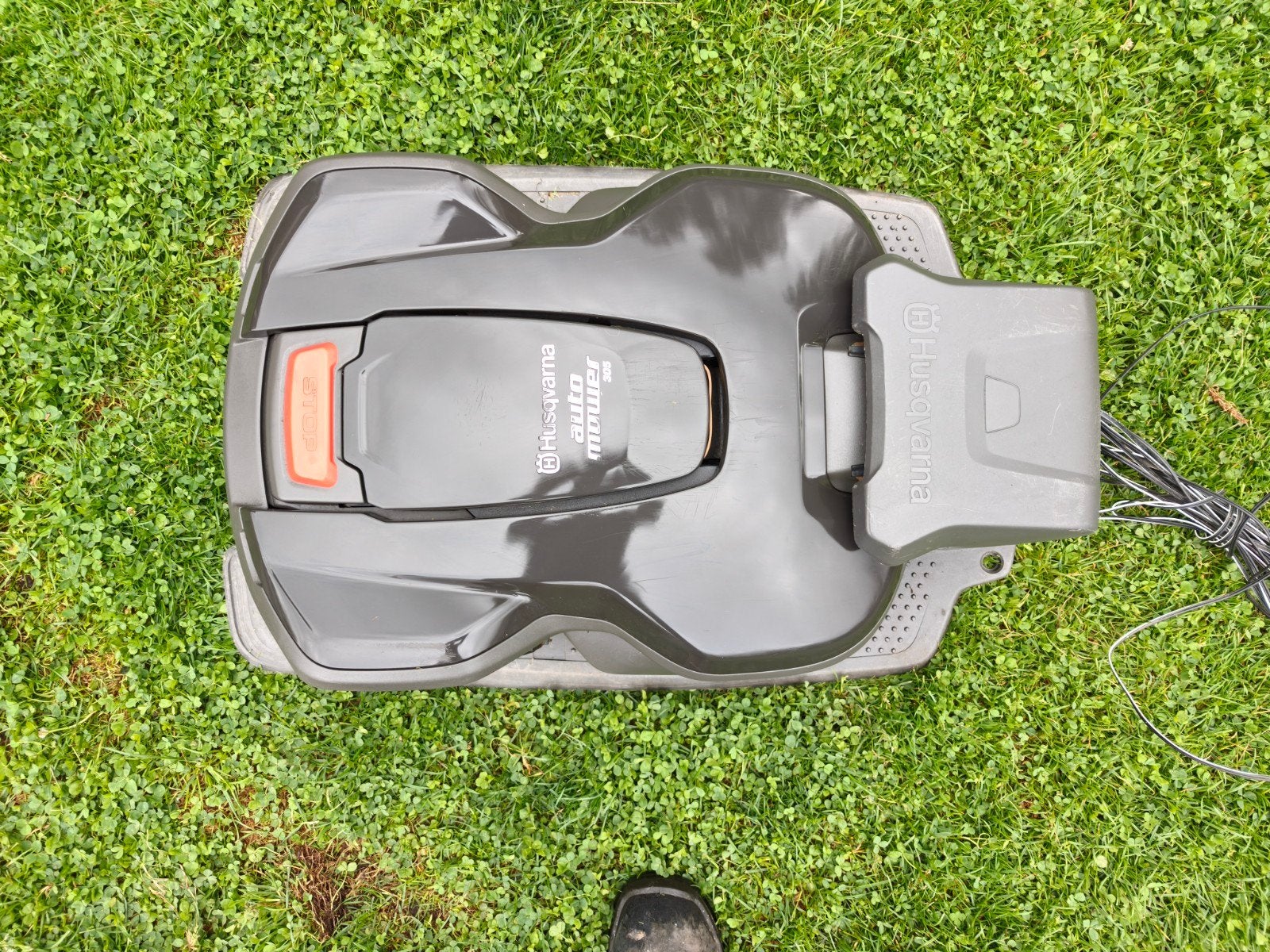 Husqvarna Automower 305 - Met garantie en nieuwe messen, Gebruikt, Ophalen of Verzenden, Husqvarna Group, 20 tot 25 cm