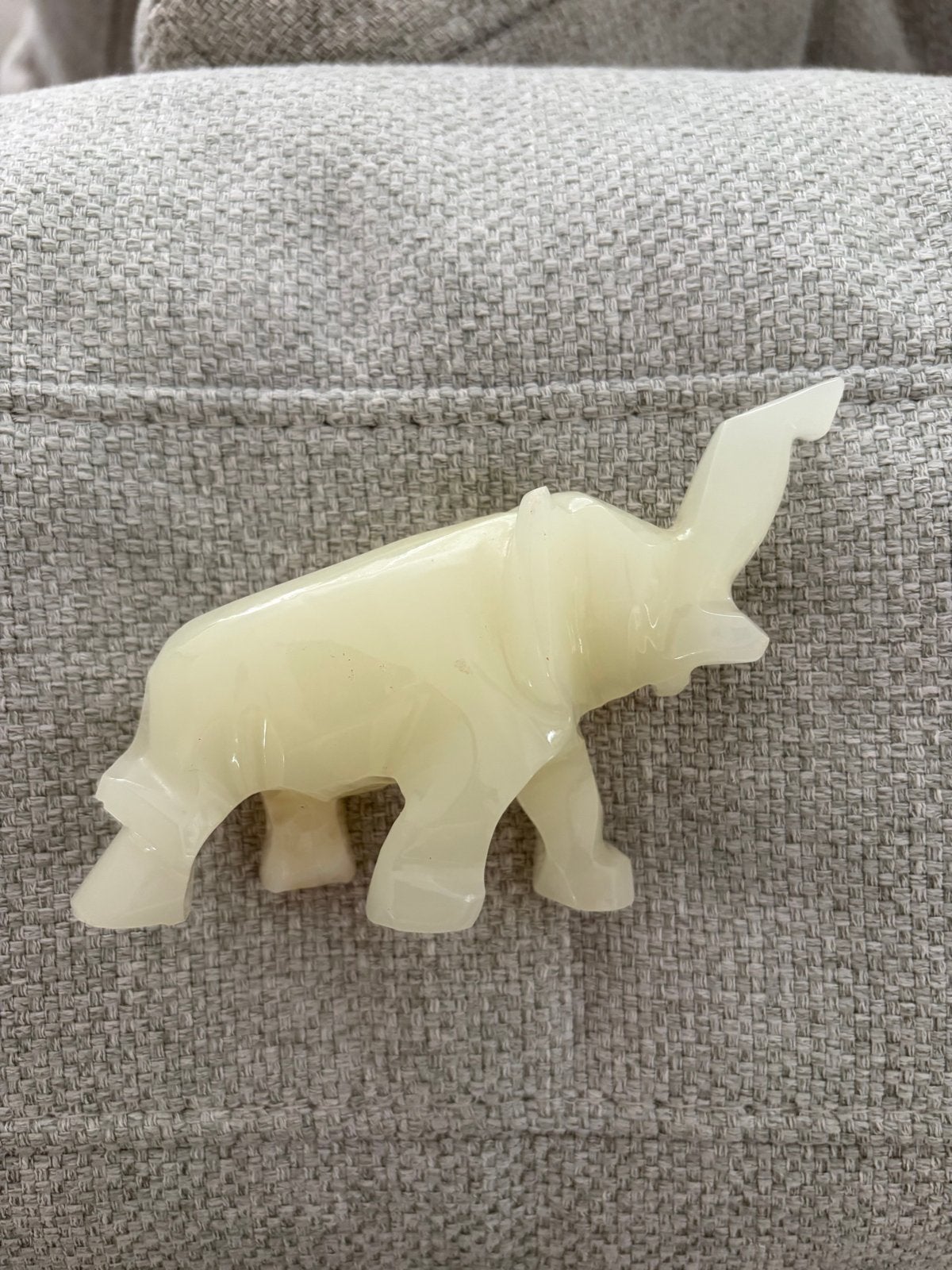 Olifant van steen - Decoratief beeldje voor verzamelaars, Ophalen of Verzenden, Zo goed als nieuw, Overige soorten, Beeldje of Figuurtje
