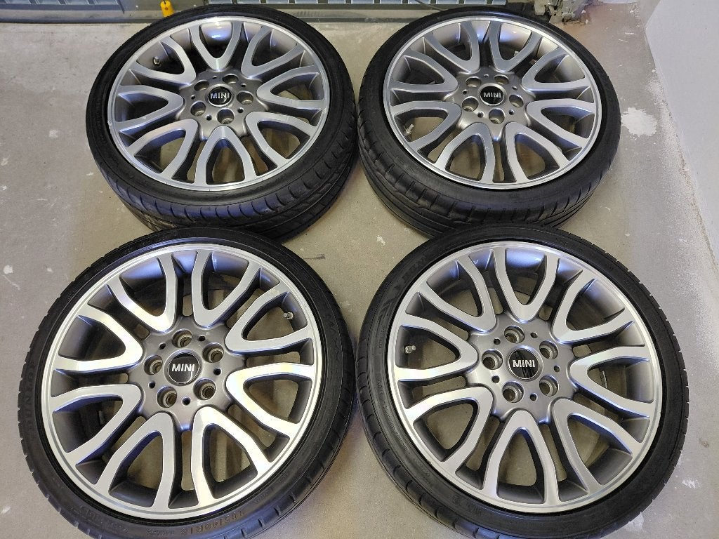 Originele 18 inch velgen met zomerbanden Mini F55 F56 F57, Auto-onderdelen, Banden en Velgen, Ophalen, 18 inch, Gebruikt, Banden en Velgen