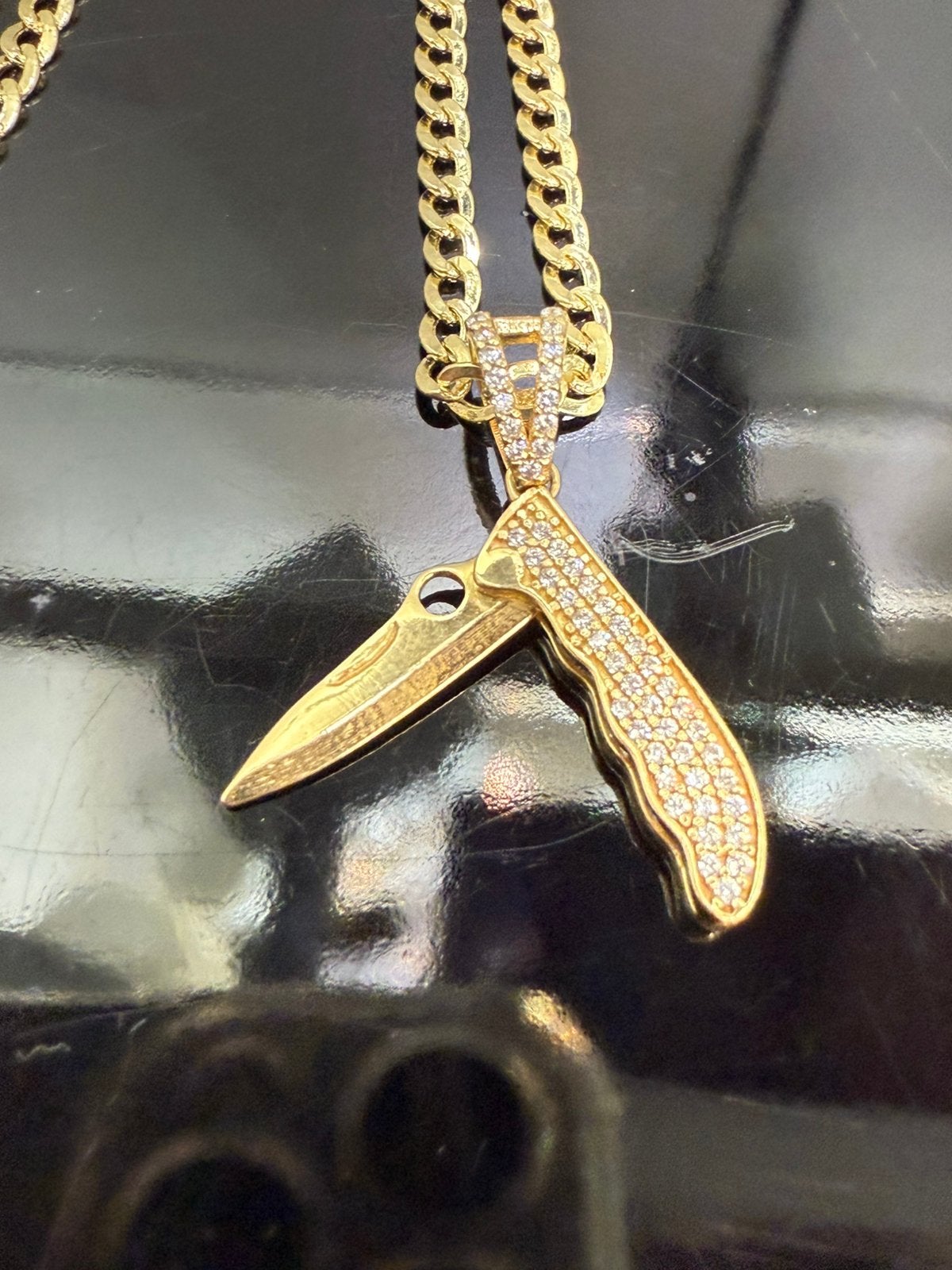 Prachtige 14 karaats gouden cuban ketting met mes hanger, Ophalen of Verzenden, Nieuw, Goud