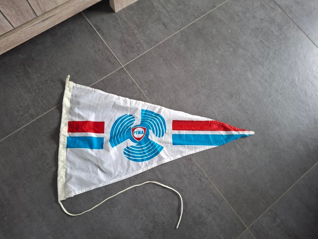 Fina punt vlag oude logo, Ophalen of Verzenden, Zo goed als nieuw, Reclamebord