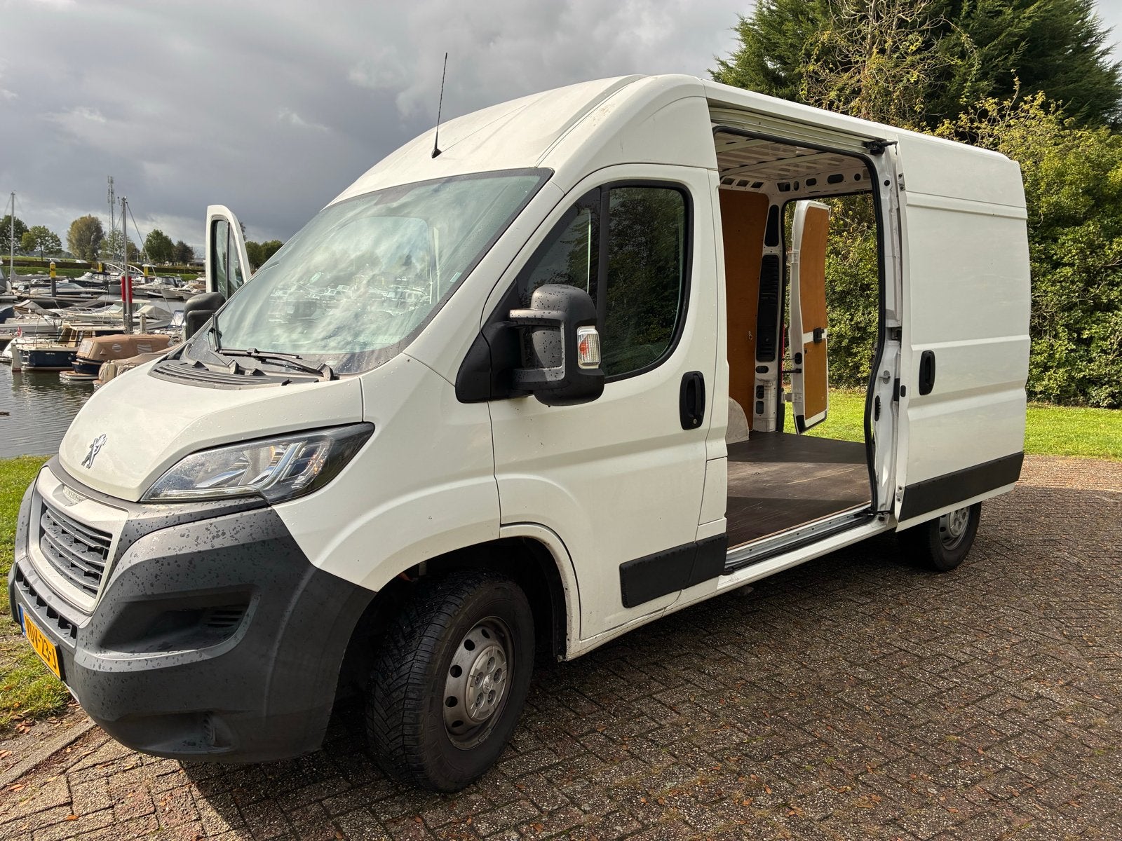 Peugeot Boxer GB L2h2 Bluehdi 120PK S&S 2020 Wit, Auto's, Voorwielaandrijving, 4 cilinders, Wit, Te koop