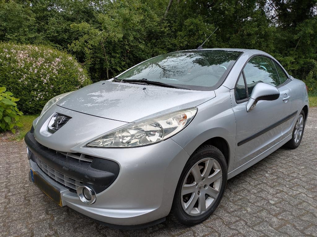 Peugeot 207 1.6 16V CC 88KW 2007 Grijs, Voorwielaandrijving, 15 km/l, Zwart, 4 cilinders