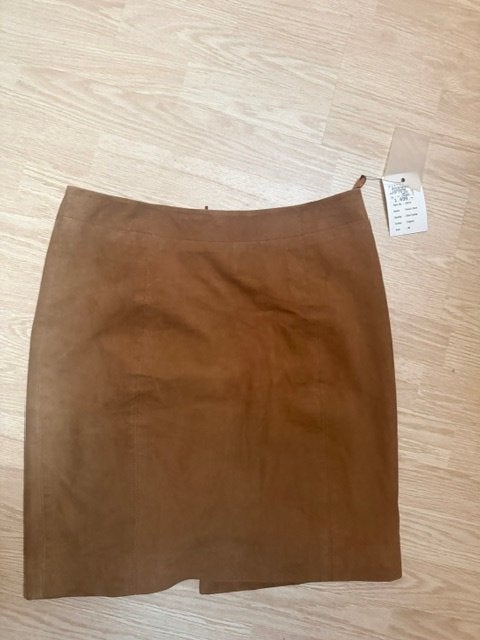 Hoogwaardige Suede rok Cognac mt 36 (NIEUW MET PRIJSKAART), Kleding | Dames, Ophalen, Bruin, Nieuw, Knielengte