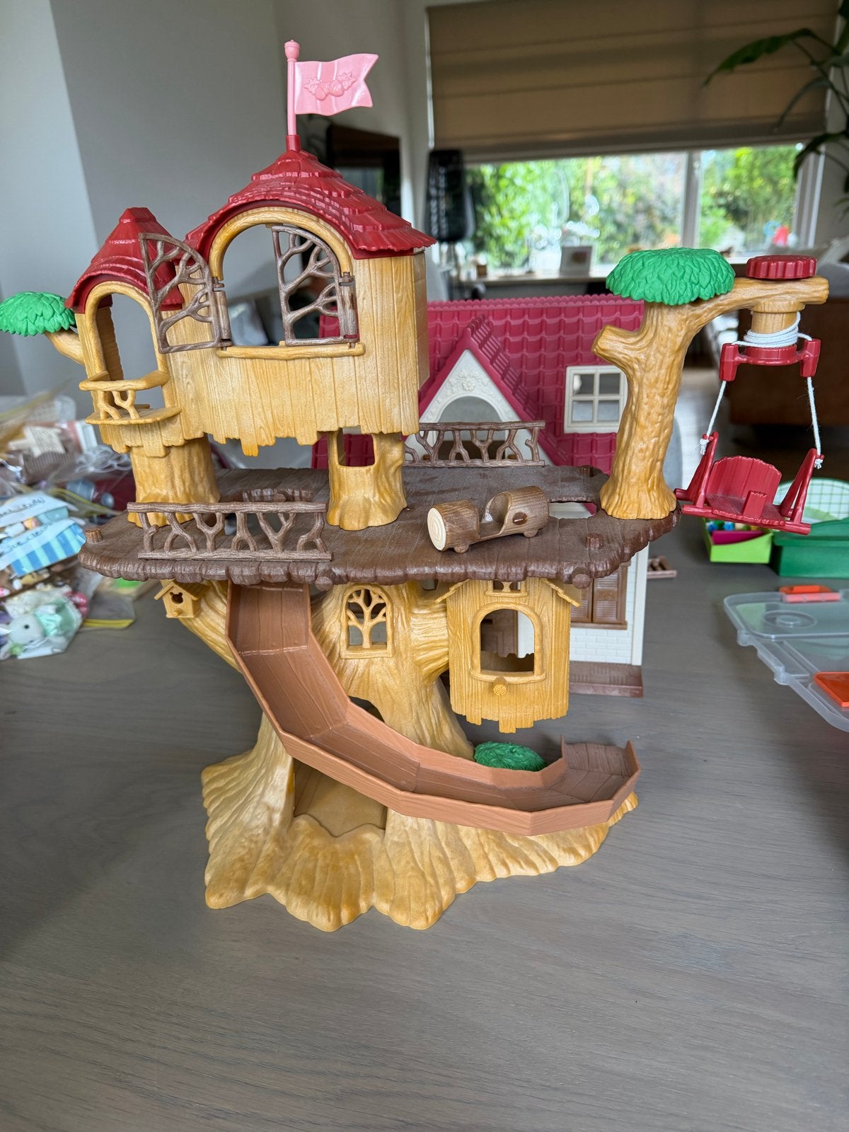Grote Sylvanian Families Boomhut met glijbaan en schommel, Ophalen of Verzenden, Zo goed als nieuw, Jongen of Meisje