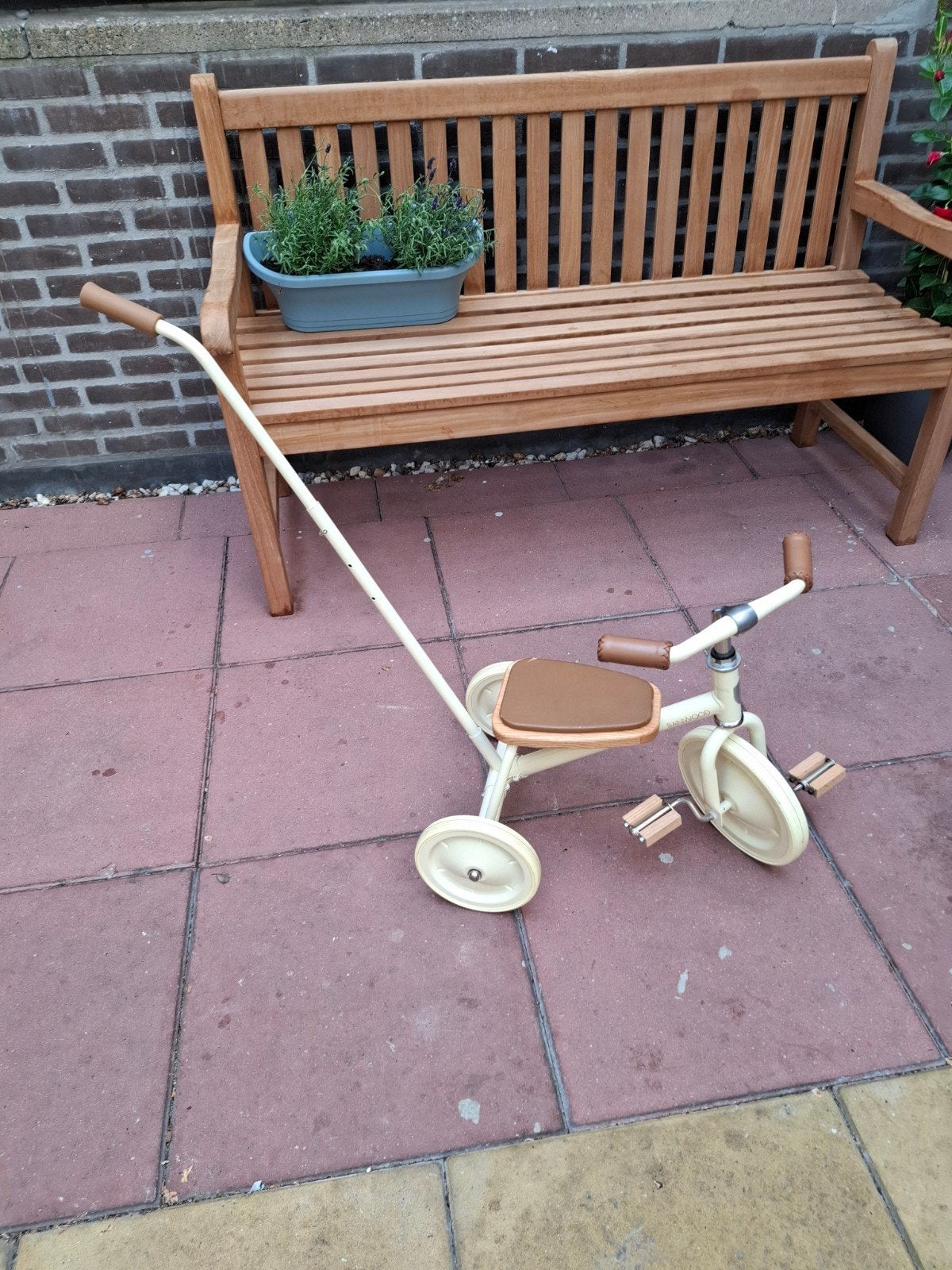 Banwood driewieler met duwstang, Ophalen, Duwstang