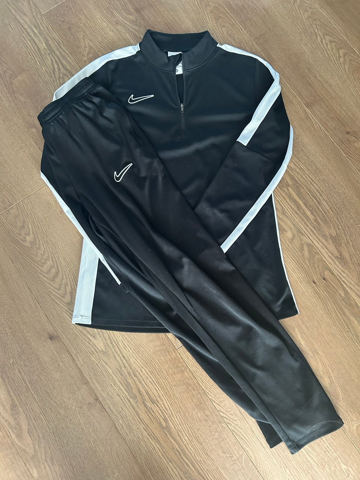 Nike Dames Trainingspak Maat S - Comfortabel & Fijn, Zwart, Ophalen of Verzenden, Fitness of Aerobics, Maat 36 (S)