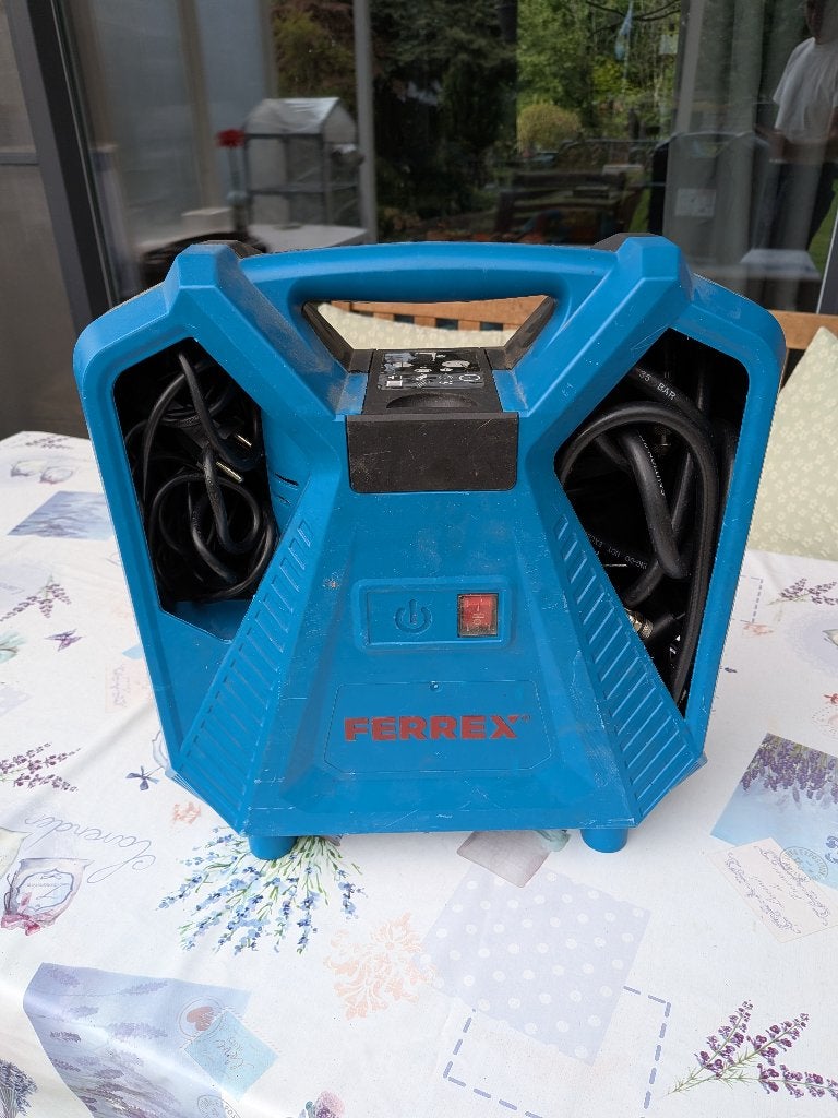 Ferrex draagbare compressor incl. accessoires, Ophalen, Gebruikt, 6 tot 10 bar, Minder dan 200 liter/min
