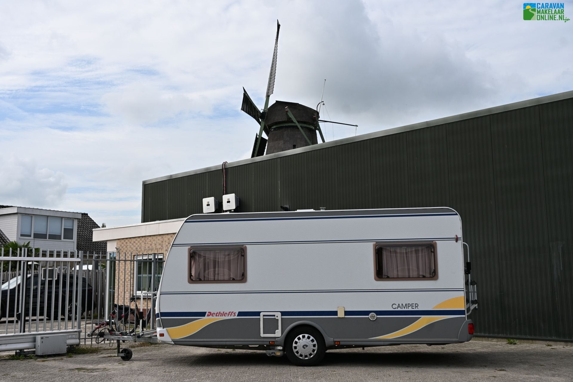 Foto 36 van Dethleffs Camper 460 DB Voortent 2x Zakluifel Mover Fietsend