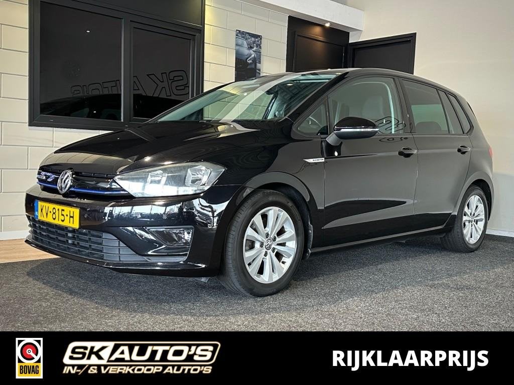 Volkswagen GOLF 1.0 TSI CON. SERIES l NAP l TREKHAAK l CAMER, Auto's, Gebruikt, Euro 6, Met garantie (alle), Zwart