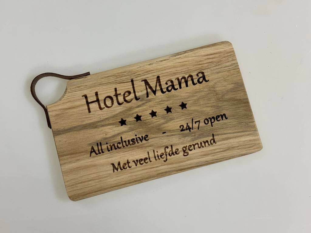 Snijplank ‘Hotel mama’, Huis en Inrichting, Snij-/serveerplank, Ophalen, Nieuw, Hout