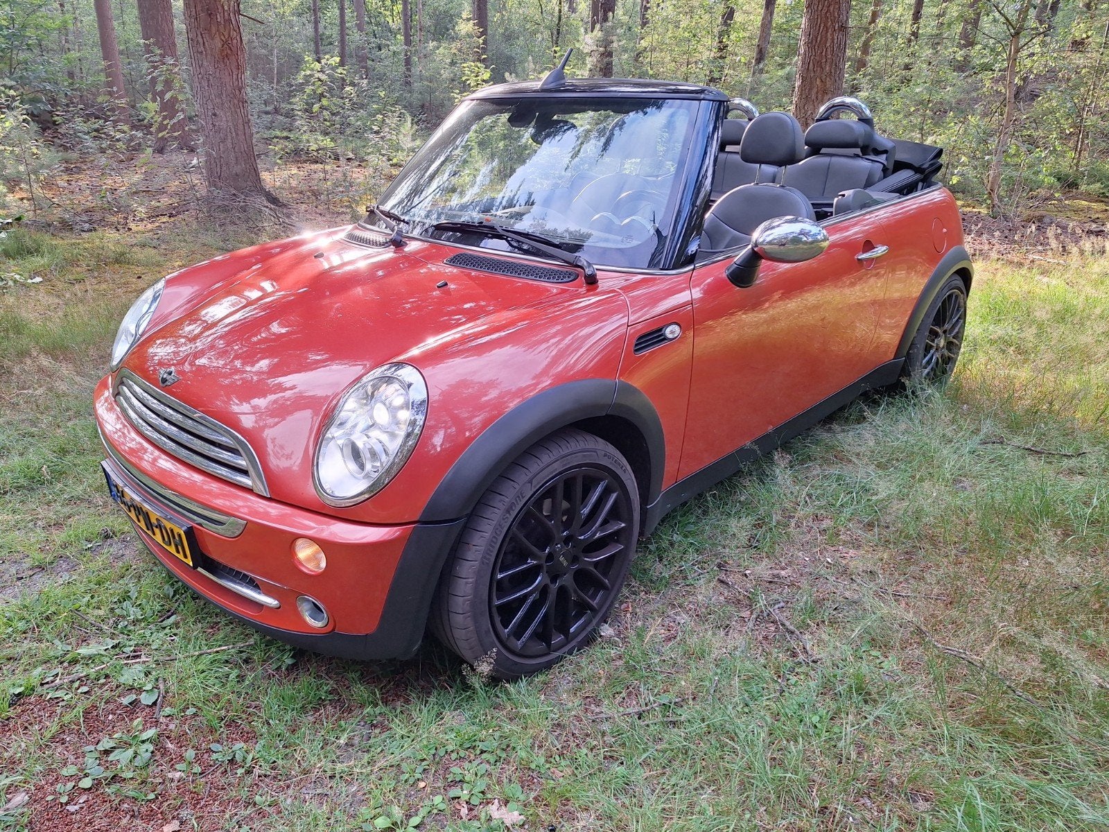 Mini 1.6 16V Cooper Cabrio  Hot Orange., Voorwielaandrijving, 4 cilinders, Cabriolet, 4 stoelen