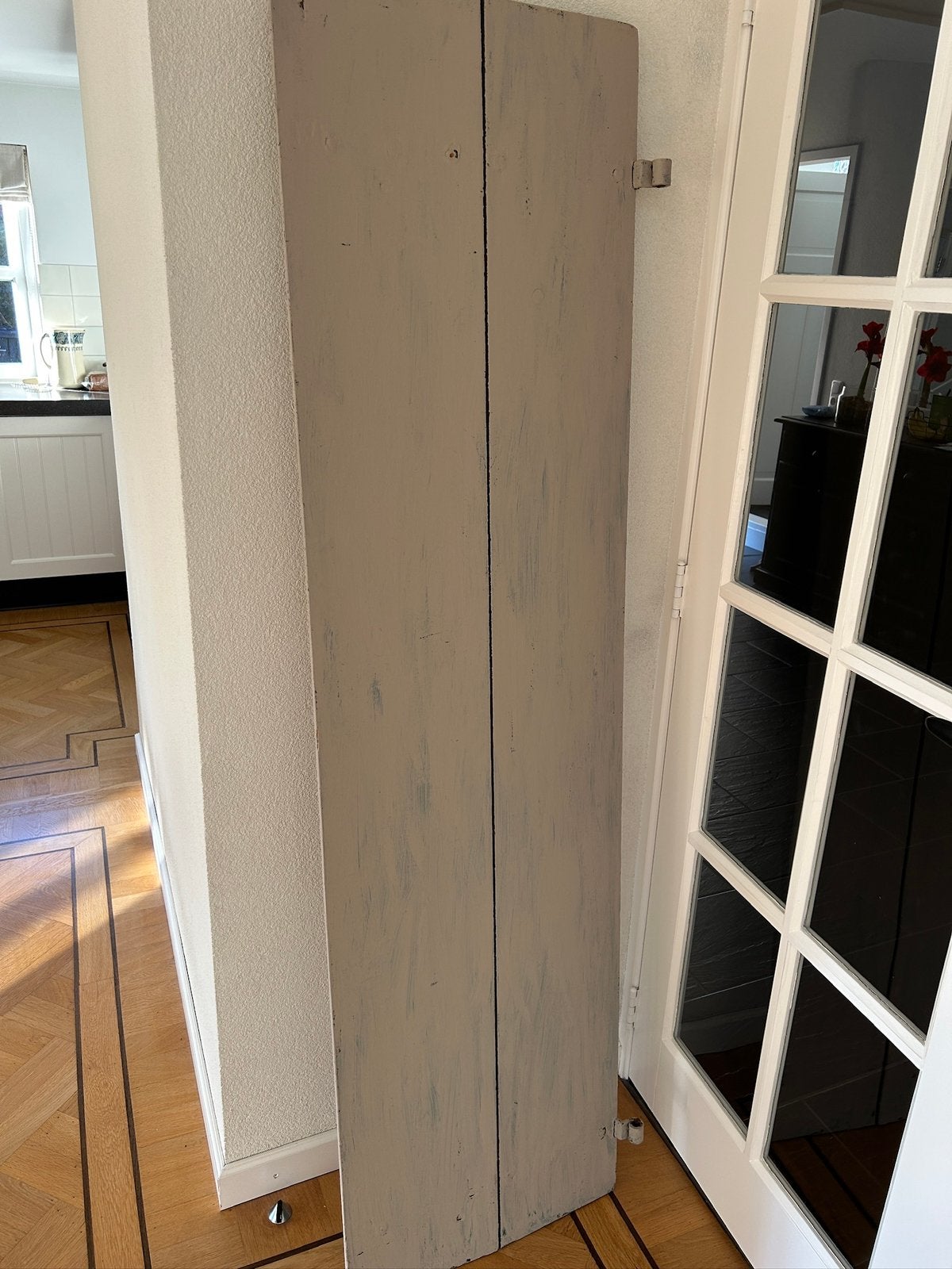 Mooie uode houten luiken, Ophalen
