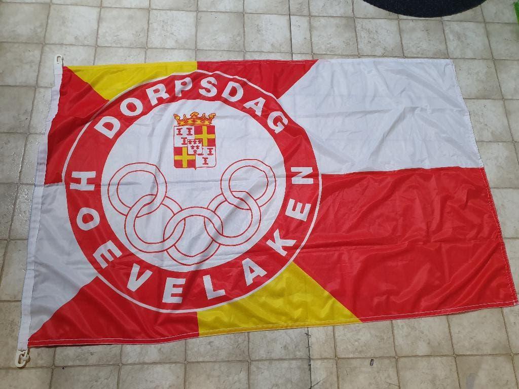 vlag Hoevelaken dorpsdag 90cm bij 140cm, Ophalen