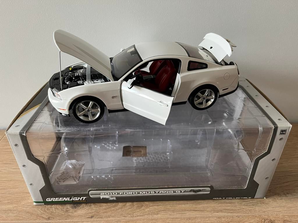 Greenlight 2010 Ford Mustang GT 1:18 Limited Pearl White, Hobby en Vrije tijd, Modelauto's | 1:18, Ophalen of Verzenden, Nieuw