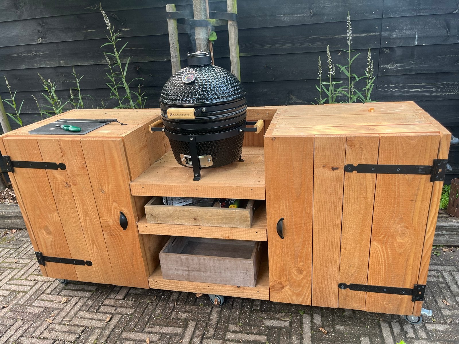 BBQ buitenkeuken met KitchenBrothers Kamado, Ophalen, Zo goed als nieuw