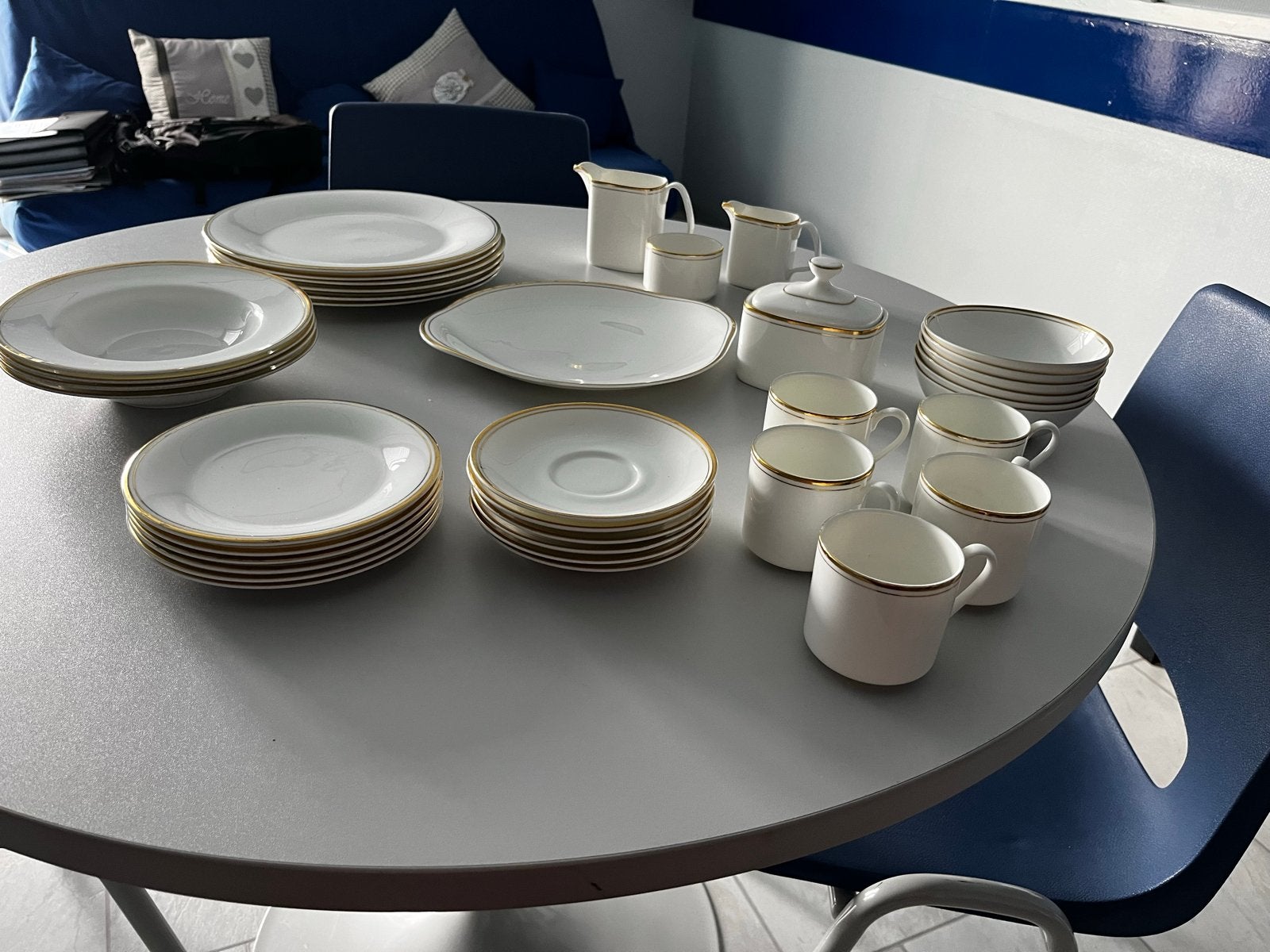 Royal  Doulton Gold Concord (H5049) uitgebreid servies, Ophalen