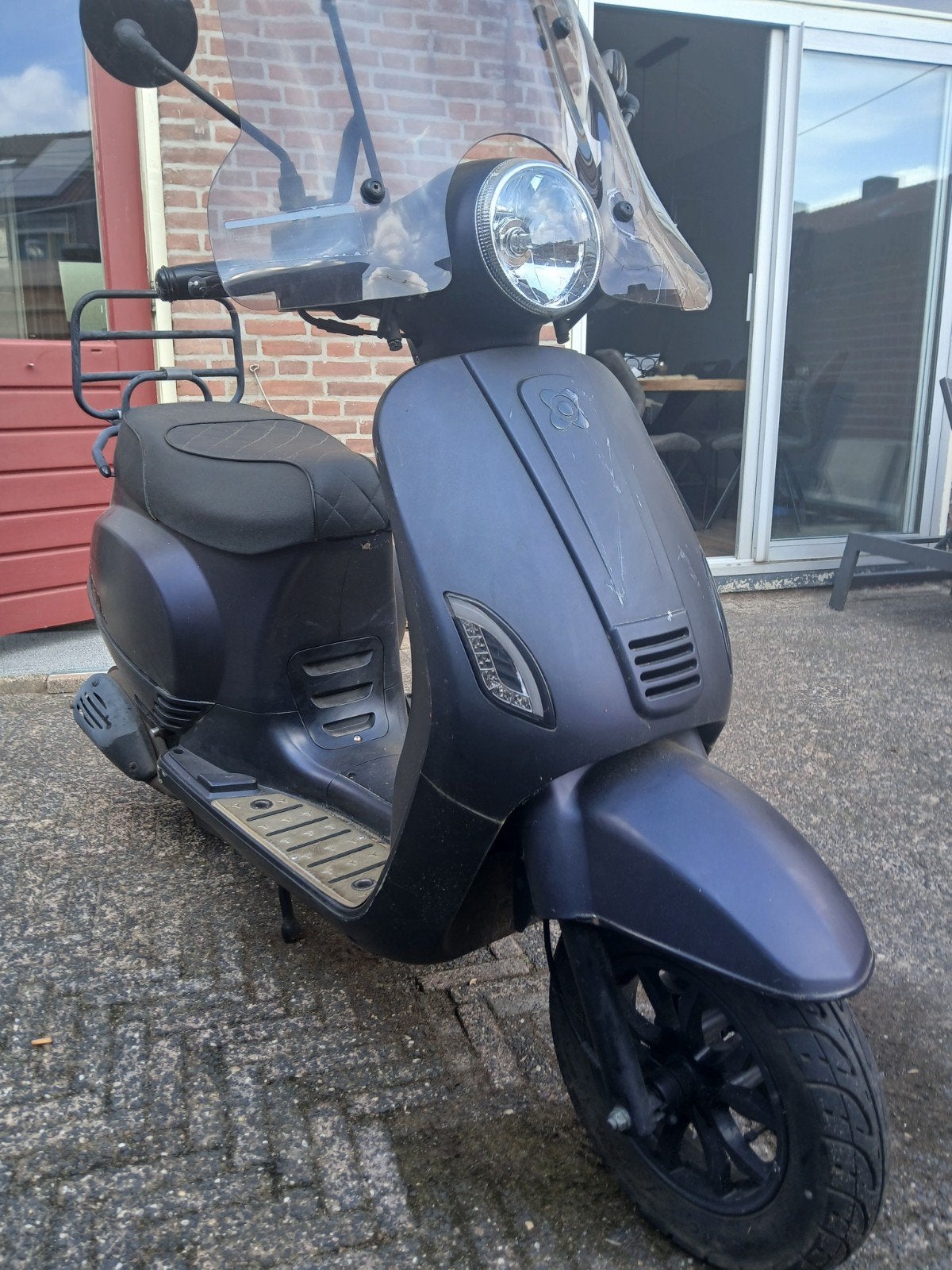 AGM VX 50 Scooter  2021! - Nieuwe accu, inclusief helm, Ophalen