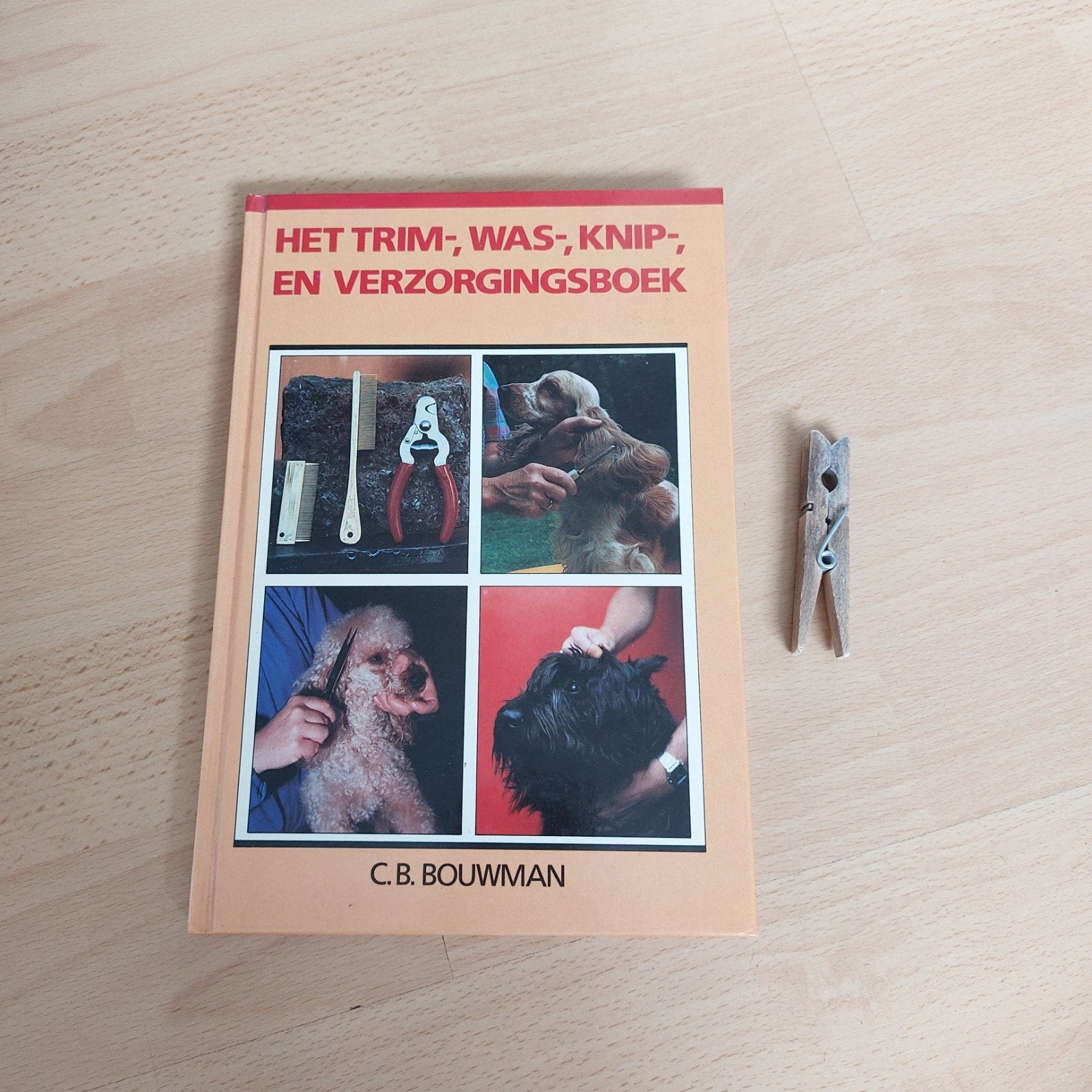 Het Trim-, Was-, Knip- en Verzorgingsboek voor honden, Boeken, Dieren en Huisdieren, Ophalen of Verzenden, Gelezen, Honden, C.B. Bouwman