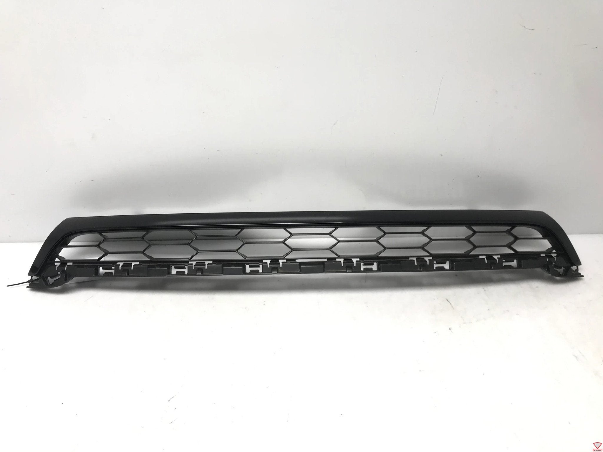 VW Scirocco 2015-2017 R R20 Grille Honingmotief 1K8853653C, Gebruikt, Volkswagen, Volkswagen AG, Berliner Ring 2
38440  Wolfsburg, DE