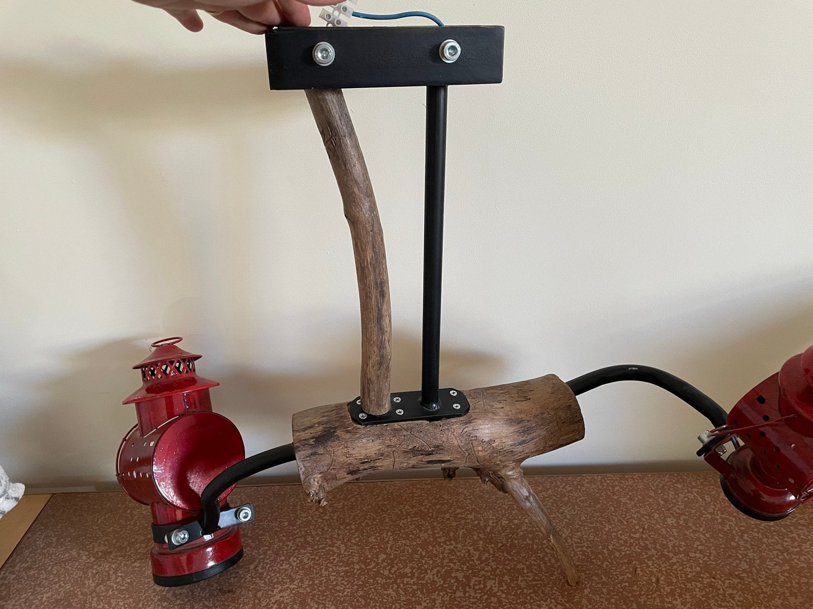Unieke handgemaakte wandlamp met rode lantaarns, Ophalen, Overige merken, GU10, Landelijk