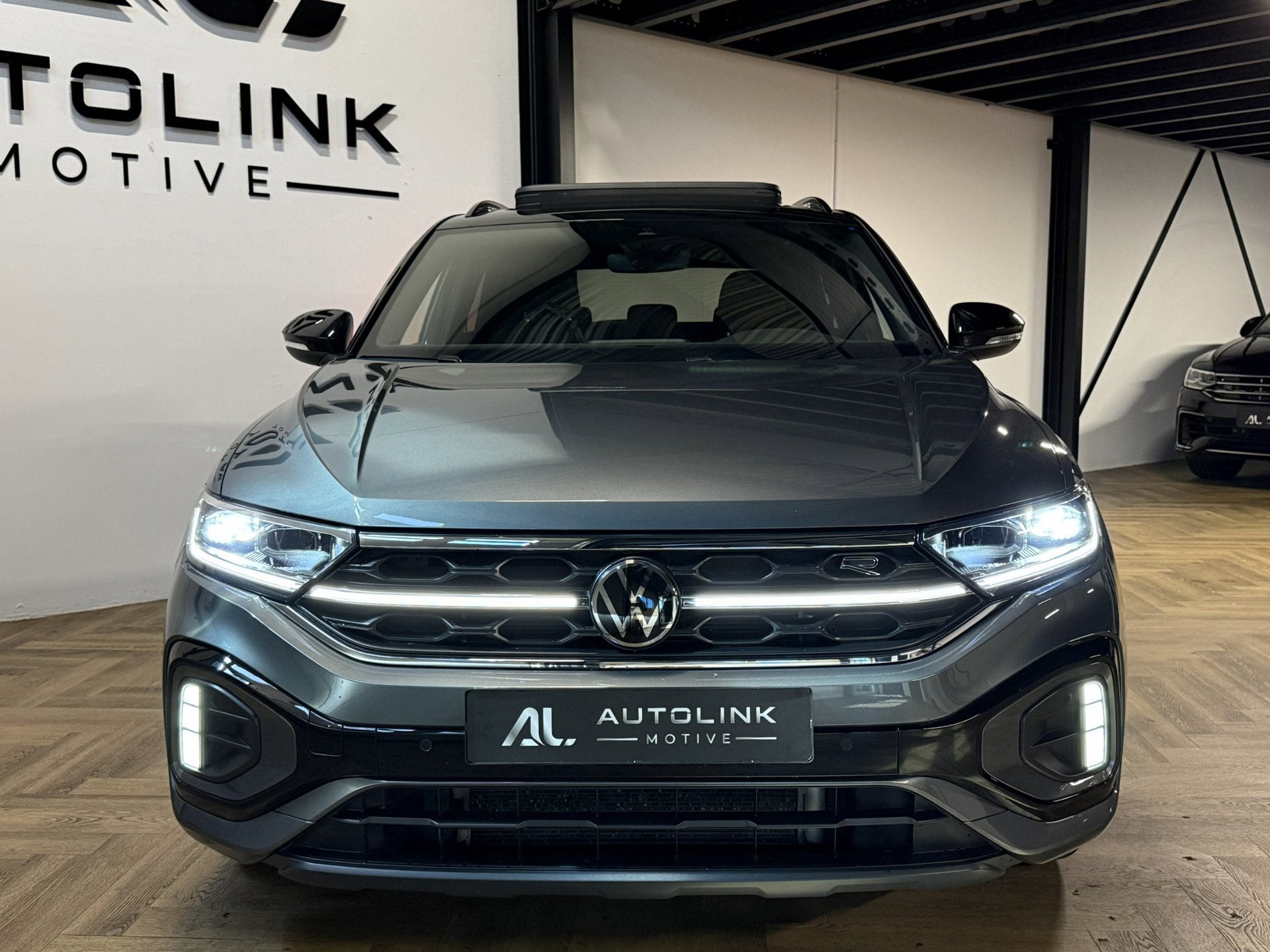 Volkswagen T-Roc 1.5 TSI R-Line Business+ |Black Style| PANO, 1258 kg, 1498 cc, Zwart, 4 cilinders